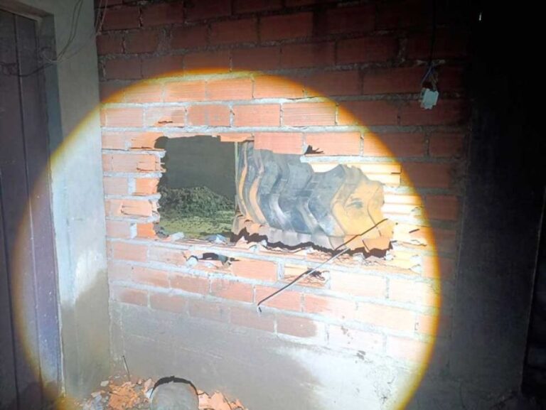 e3c70b7c-25cc-48ab-8332-4be6c039325d